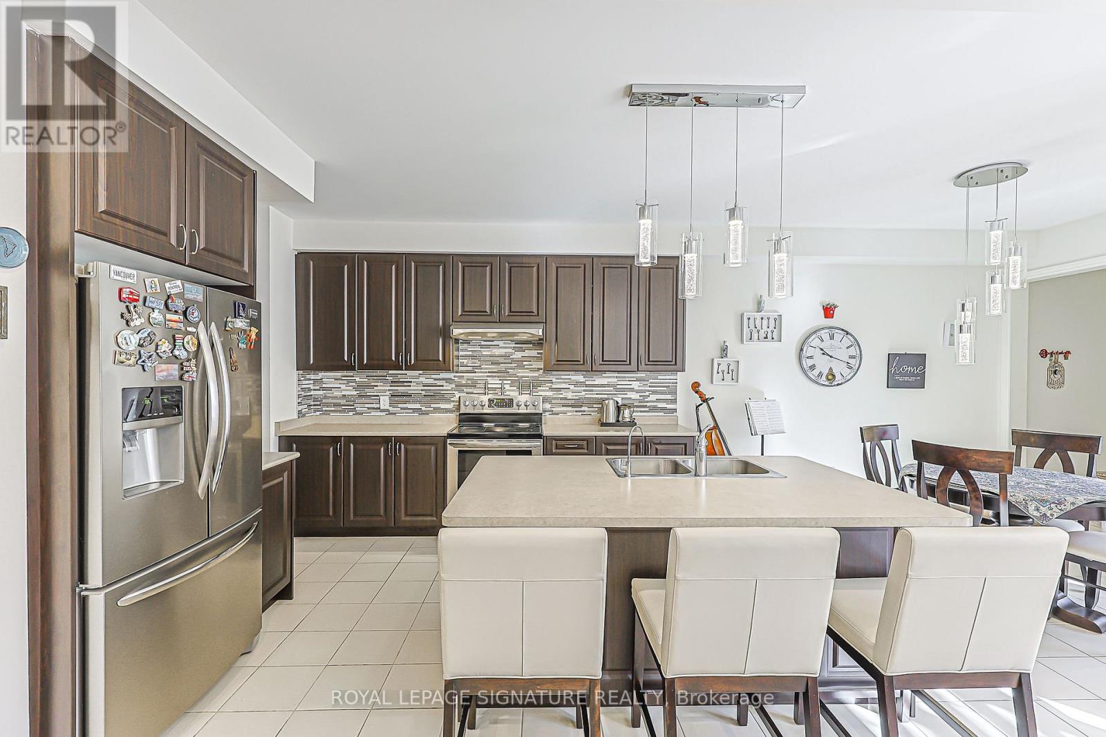 Photo 18 of 27 Beechborough Crescent, East Gwillimbury (Sharon)
