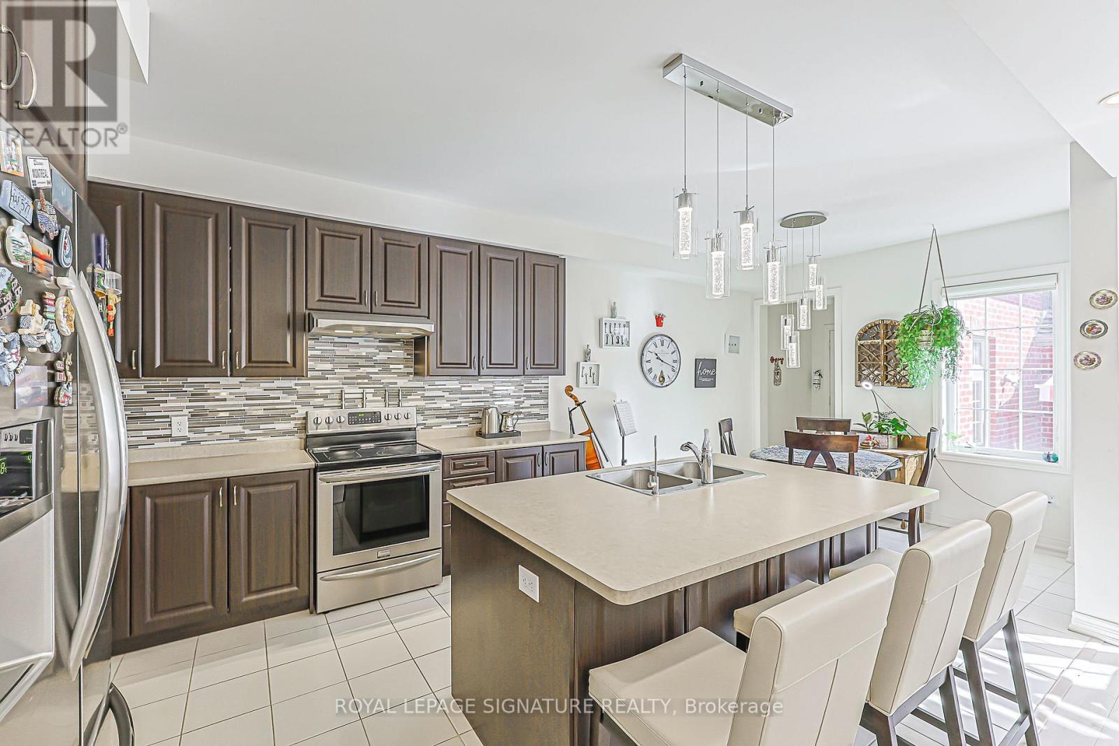Photo 20 of 27 Beechborough Crescent, East Gwillimbury (Sharon)