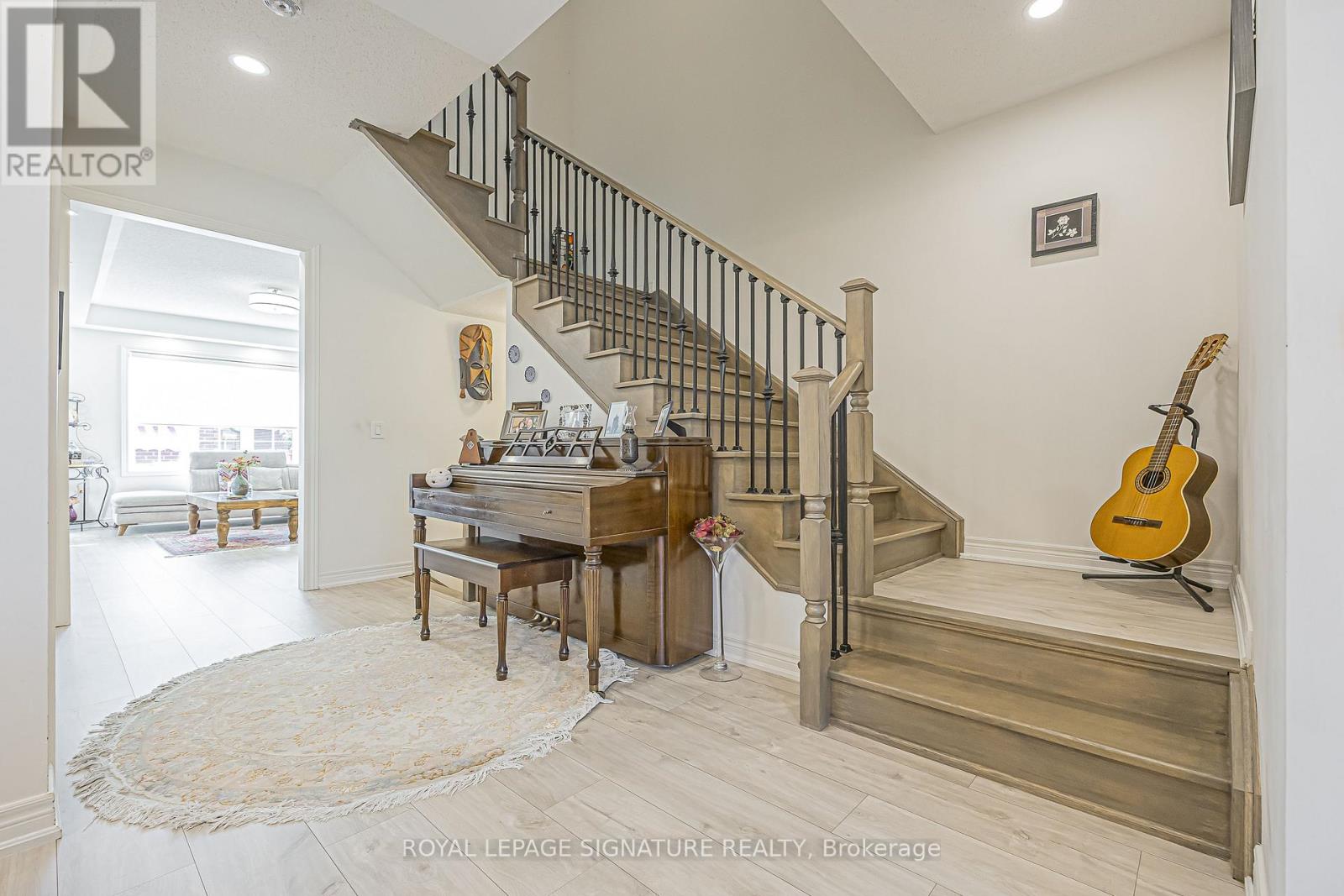 27 BEECHBOROUGH CRESCENT - 25