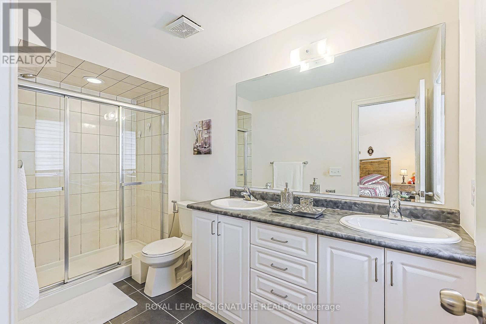 Photo 31 of 27 Beechborough Crescent, East Gwillimbury (Sharon)