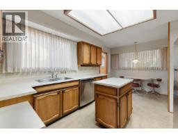1541 Howard Avenue, Burnaby, BC V5B3S2 Photo 6