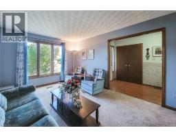 Living room - 61 Highland Road, Stoney Creek, ON L8J2T7 Photo 10