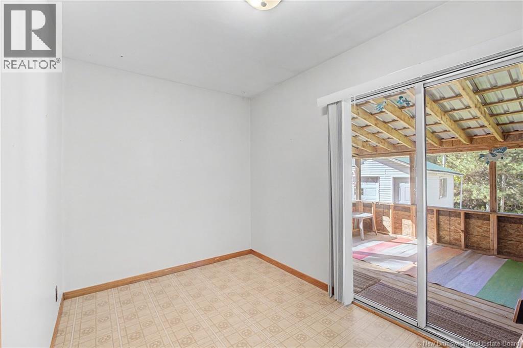 31 McLeod Avenue - Image 24