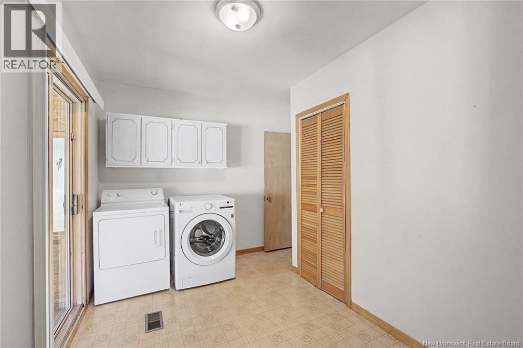 31 McLeod Avenue - Image 25