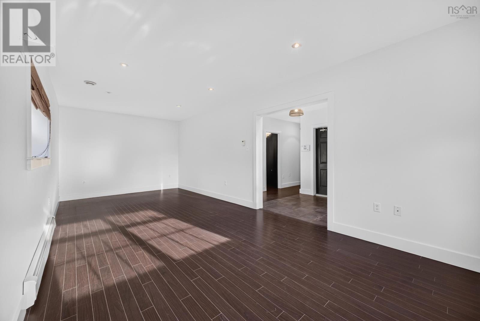118 EDGEHILL Drive - Image 32