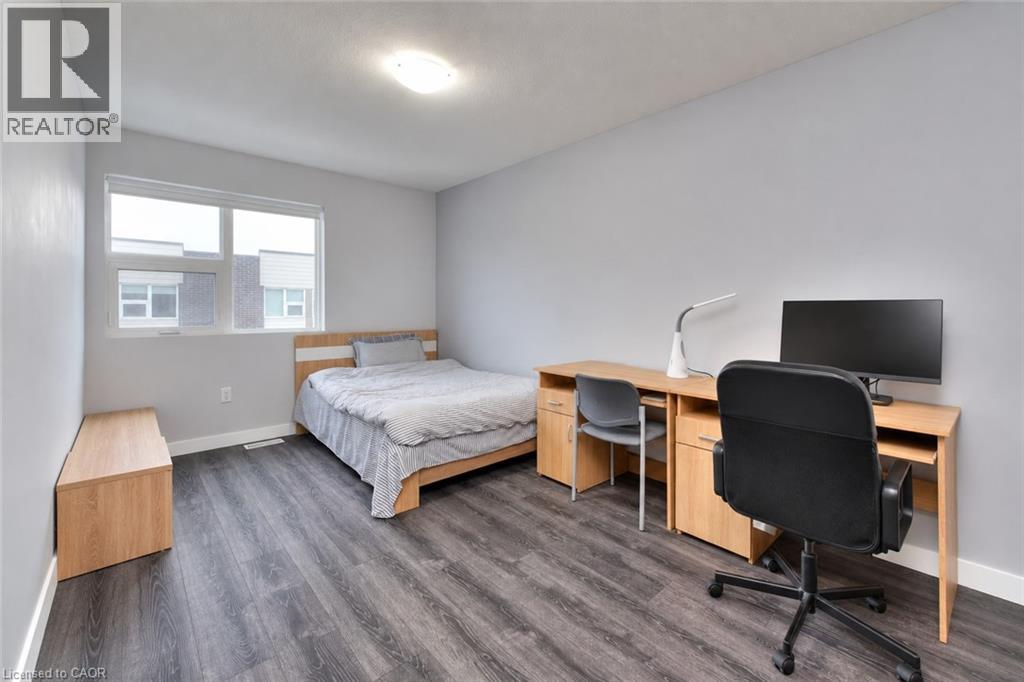 338 Albert Street — photo 12