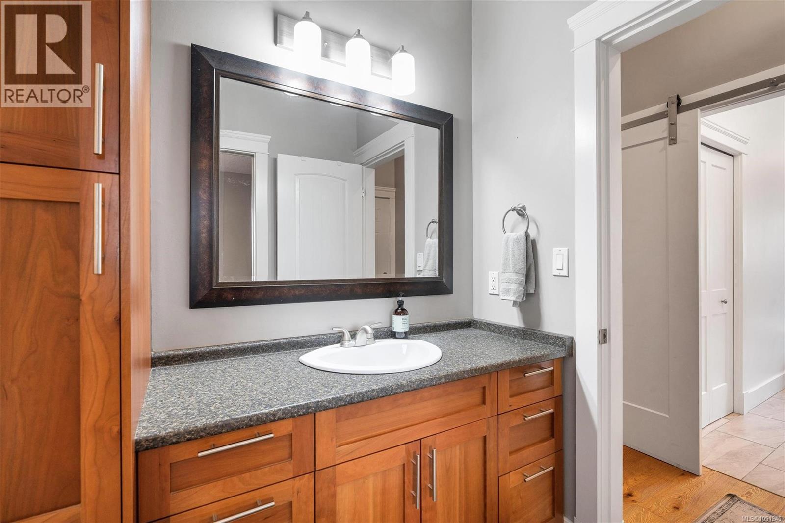 2944 Roozendaal Rd - Image 38