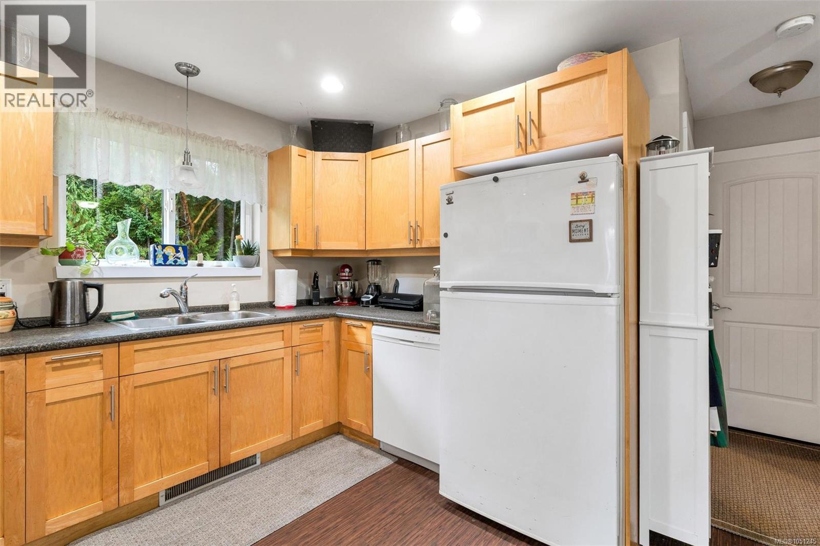 2944 Roozendaal Rd - 77