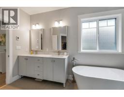 2944 Roozendaal Rd, Shawnigan Lake, BC V0R2W1 Photo 33