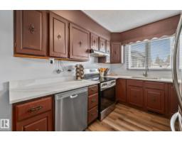 Additional bedroom - 8812 135 Av Nw, Edmonton, AB T5E1N3 Photo 12