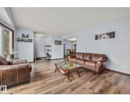Primary Bedroom - 8812 135 Av Nw, Edmonton, AB T5E1N3 Photo 6