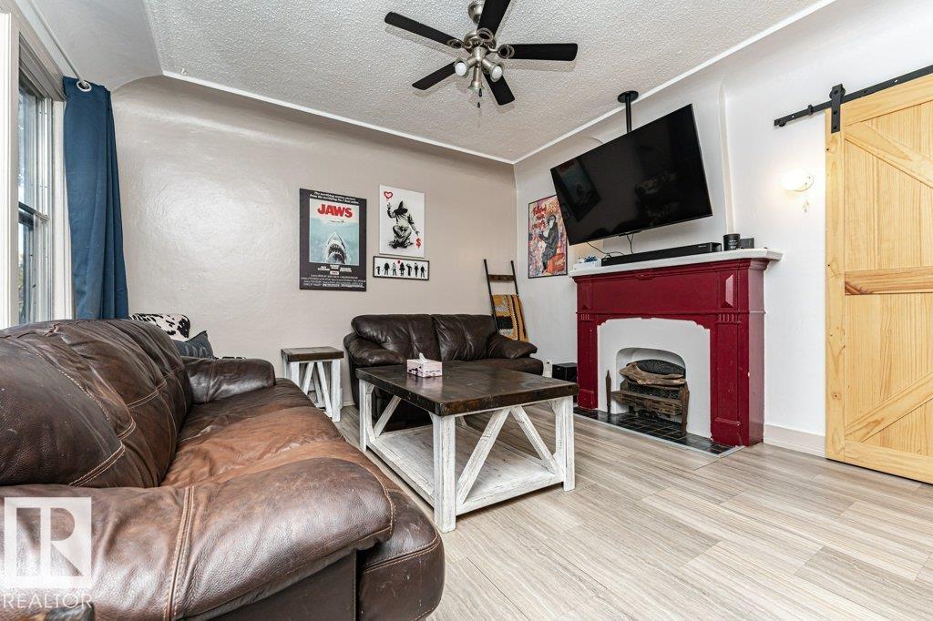 11910 94 ST NW - 12