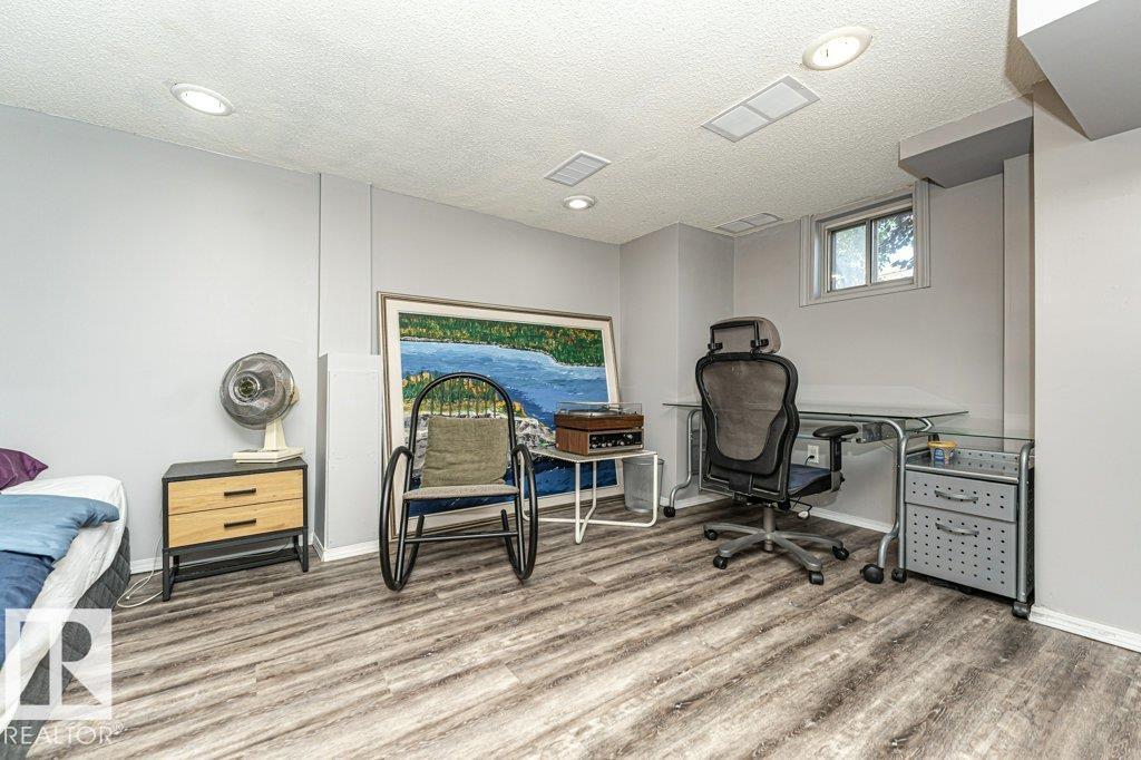 11910 94 ST NW - 33