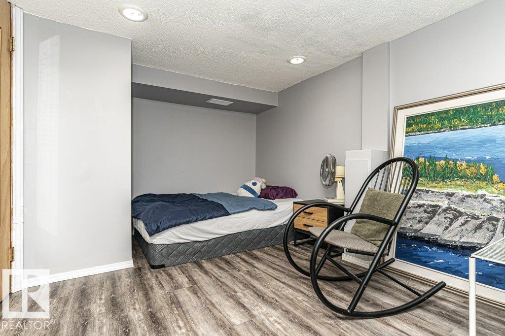 11910 94 ST NW - 35