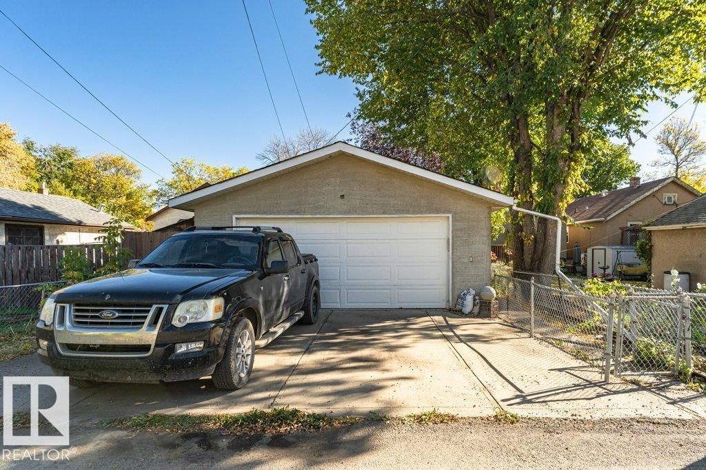 11910 94 ST NW - 44