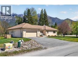 4pc Ensuite bath - 5102 Riverside Drive, Fairmont Hot Springs, BC V0B1L1 Photo 6
