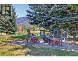 Living room - 5102 Riverside Drive, Fairmont Hot Springs, BC V0B1L1 Photo 10