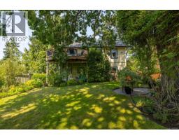 3358 Cook St, Saanich, BC V8X1A8 Photo 27