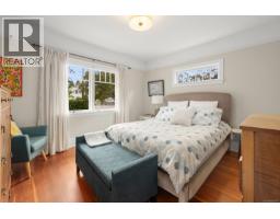 3358 Cook St, Saanich, BC V8X1A8 Photo 29