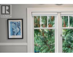 3358 Cook St, Saanich, BC V8X1A8 Photo 18