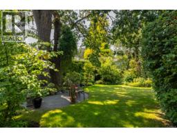 3358 Cook St, Saanich, BC V8X1A8 Photo 21