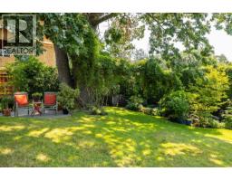 3358 Cook St, Saanich, BC V8X1A8 Photo 26