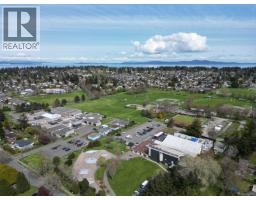 3358 Cook St, Saanich, BC V8X1A8 Photo 51