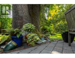 3358 Cook St, Saanich, BC V8X1A8 Photo 24