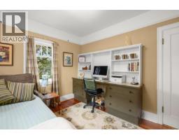3358 Cook St, Saanich, BC V8X1A8 Photo 35