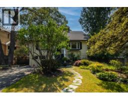 3358 Cook St, Saanich, BC V8X1A8 Photo 44