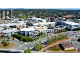 3358 Cook St, Saanich, BC V8X1A8 Photo 48