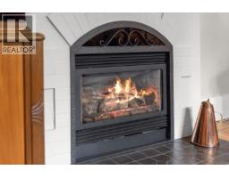 Kitchen - 3358 Cook St, Saanich, BC V8X1A8 Photo 6