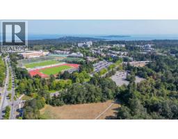 3358 Cook St, Saanich, BC V8X1A8 Photo 50
