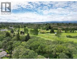 3358 Cook St, Saanich, BC V8X1A8 Photo 54