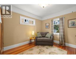 3358 Cook St, Saanich, BC V8X1A8 Photo 34