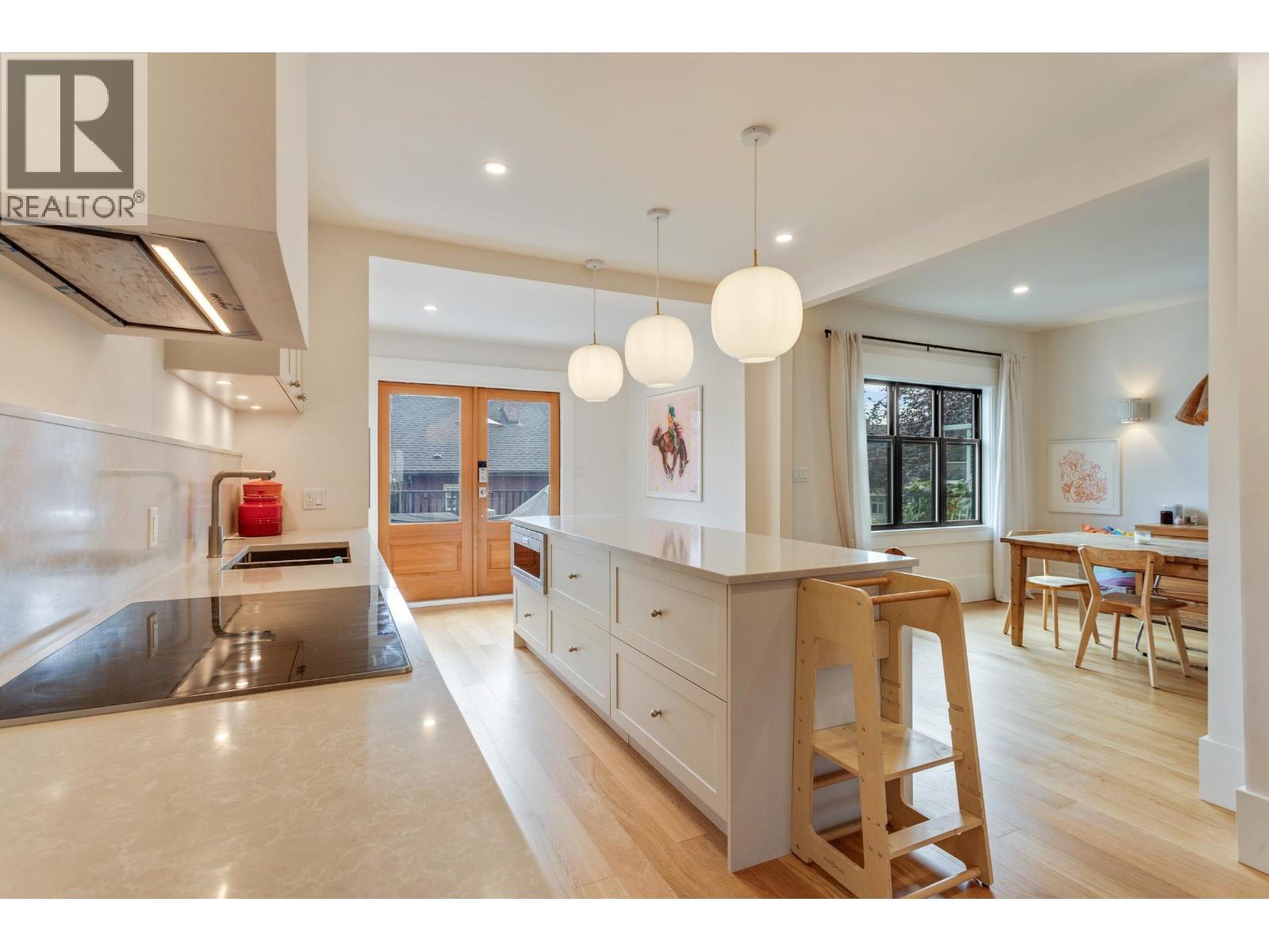1444 LAKEWOOD DRIVE, Vancouver