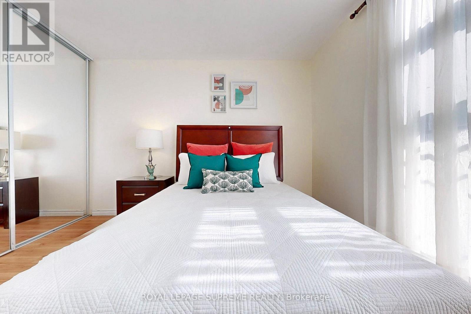 #401 135 MARLEE AVENUE - 25