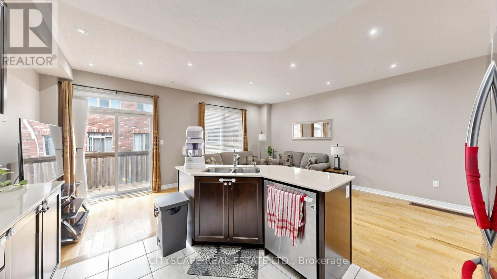 47 GOODSWAY TRAIL - Image 10