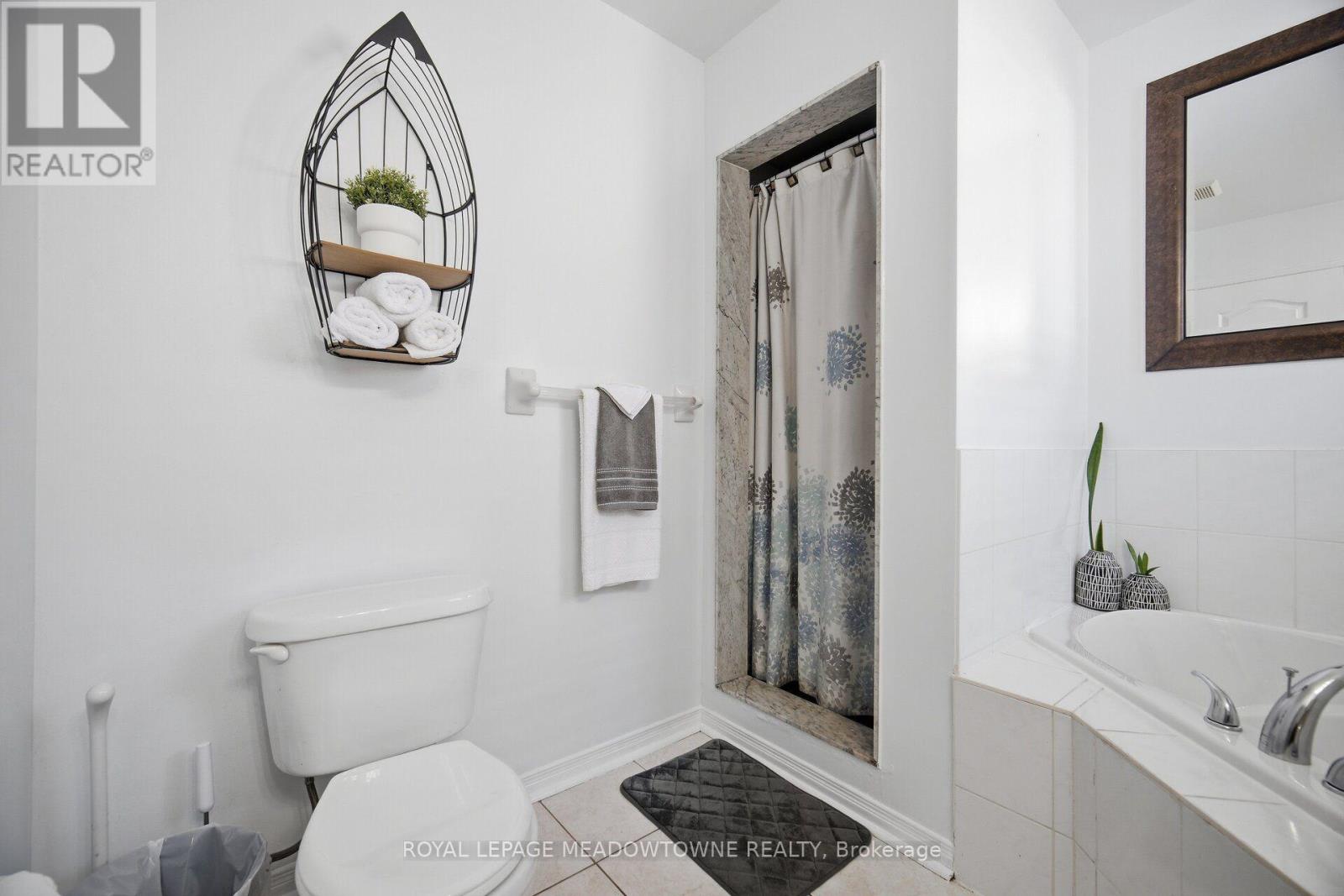 7 SECORD CRESCENT - 21