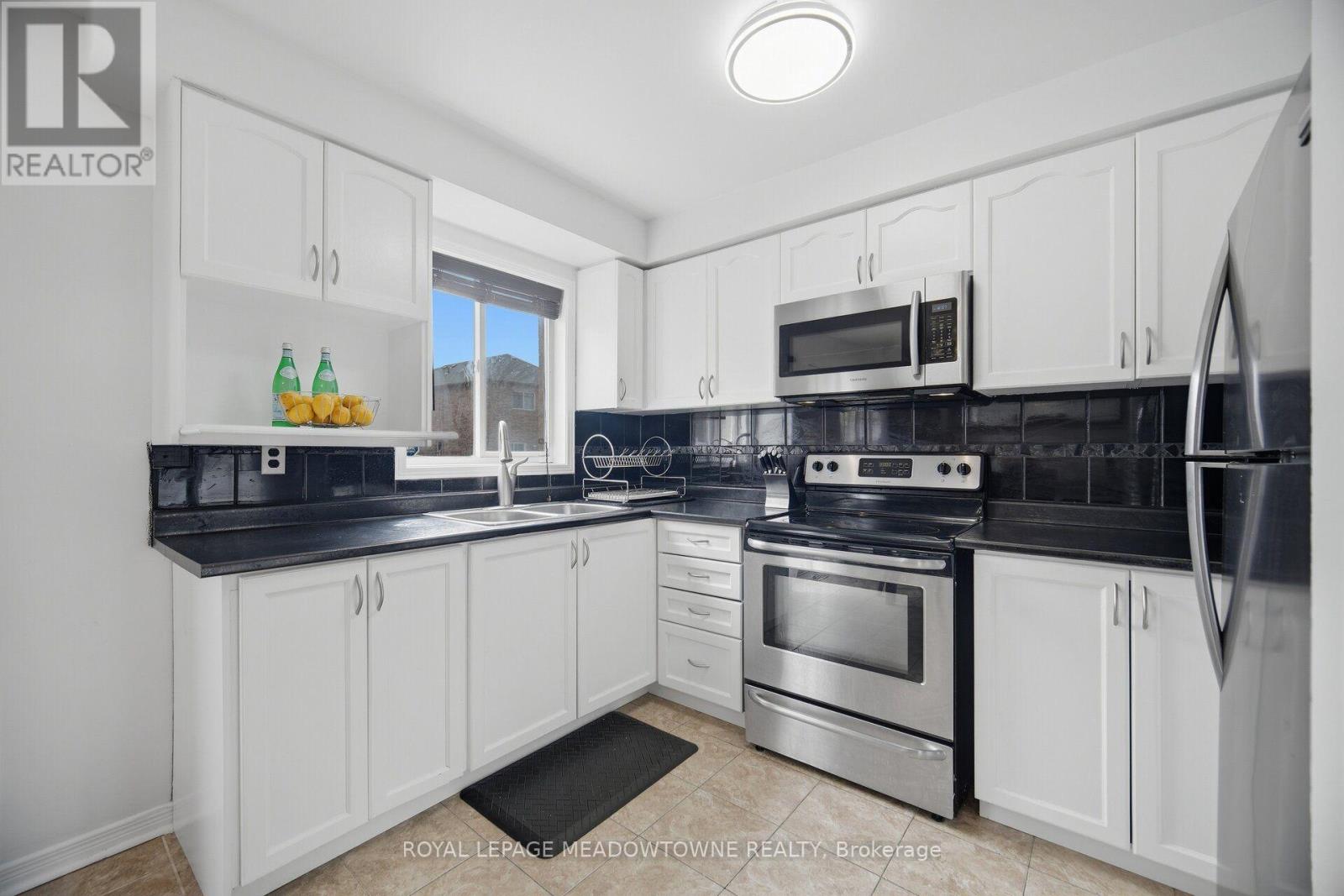 7 SECORD CRESCENT - 9
