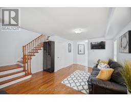 Living room - 7 Secord Crescent, Brampton, ON L6X4Z3 Photo 6