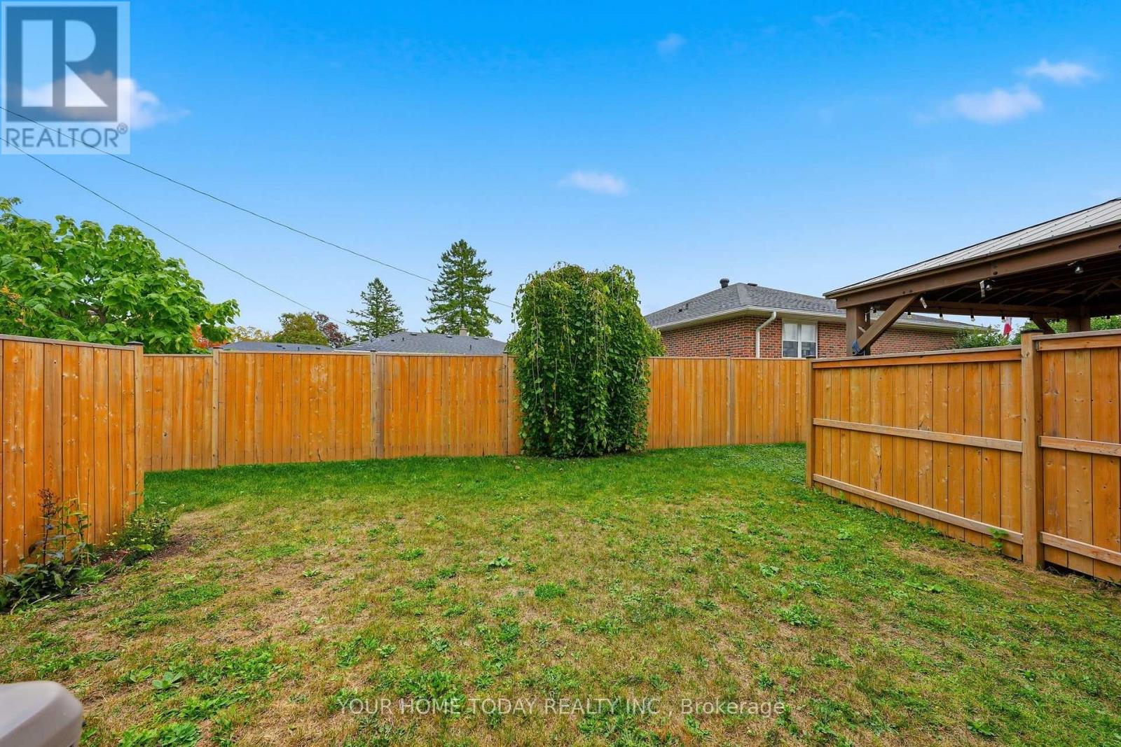 25 BRAIDA LANE - 32