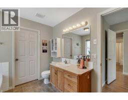 84 Willowbrook Crescent NW - photo 29