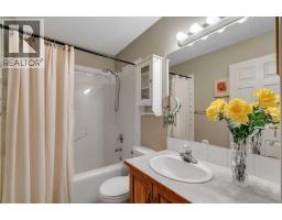 84 Willowbrook Crescent NW - photo 32