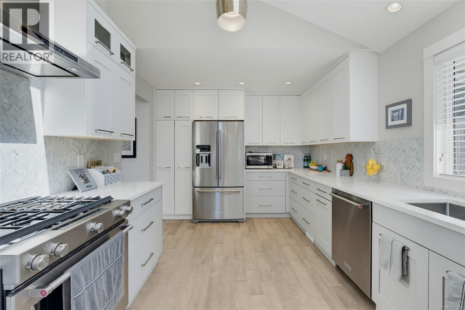 6481 Rodolph Rd - 10