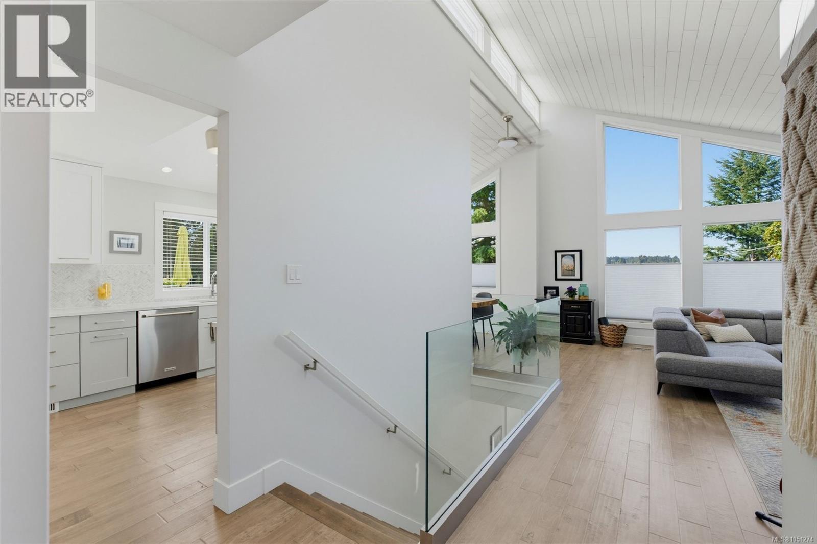6481 Rodolph Rd - Image 21
