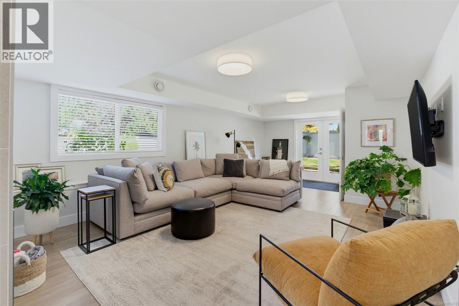 6481 Rodolph Rd - Image 35