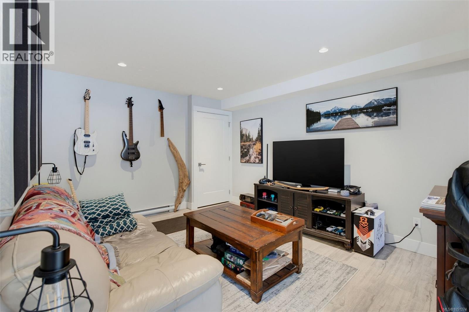 6481 Rodolph Rd - 54