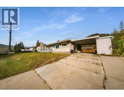 290 8th Avenue, Montrose, BC V0G1P0 Photo 30