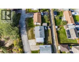 290 8th Avenue, Montrose, BC V0G1P0 Photo 35